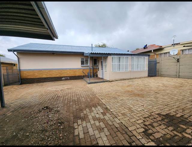 3 BEDROOM HOUSE FOR SALE IN RANDGATE